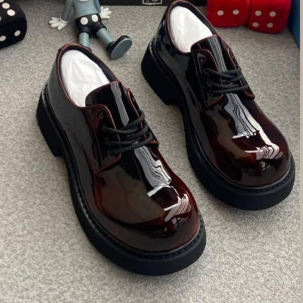 Luxury footwears